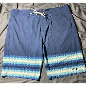 Oakley Performance Fit Board Shorts Men's Size 36 Blue/White Stripe Poly Stretch